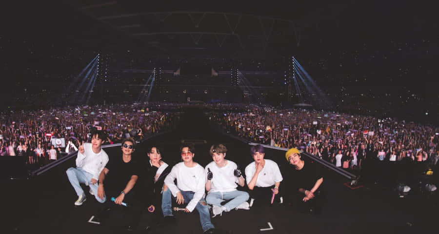 Enthralling Bts Stage Performance Wallpaper