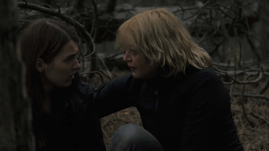 Estella Warren In A Stunning Outdoor Photoshoot Wallpaper