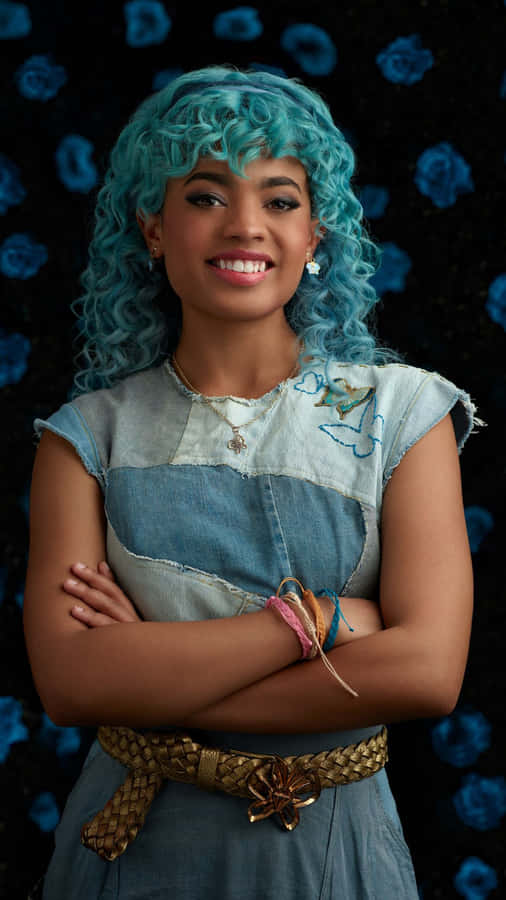 Evie Style And Confidence Wallpaper