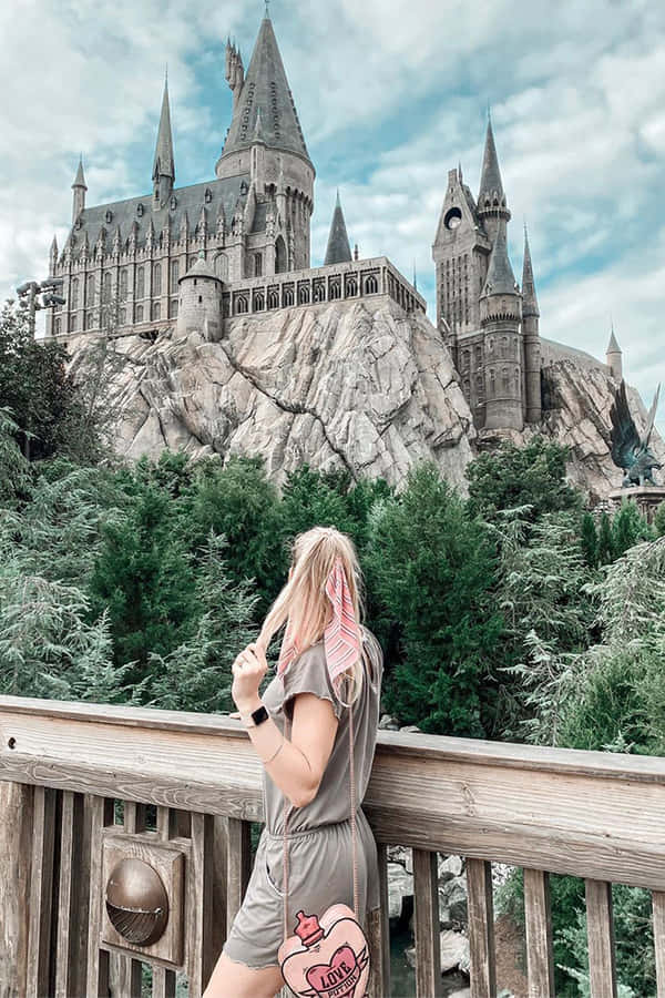 Explore The Magic Of Wizarding World Wallpaper