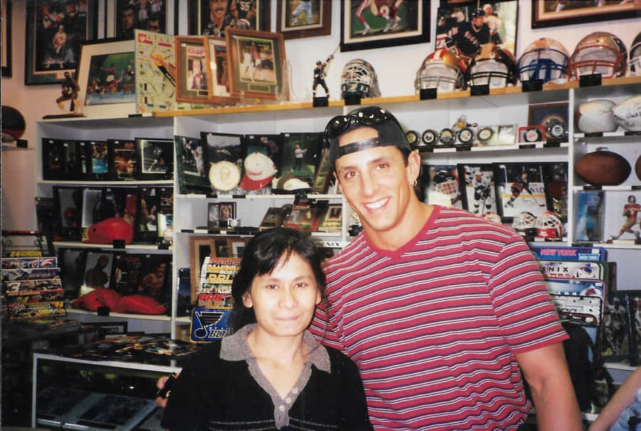 Fan Meetingwith Sports Enthusiast Wallpaper