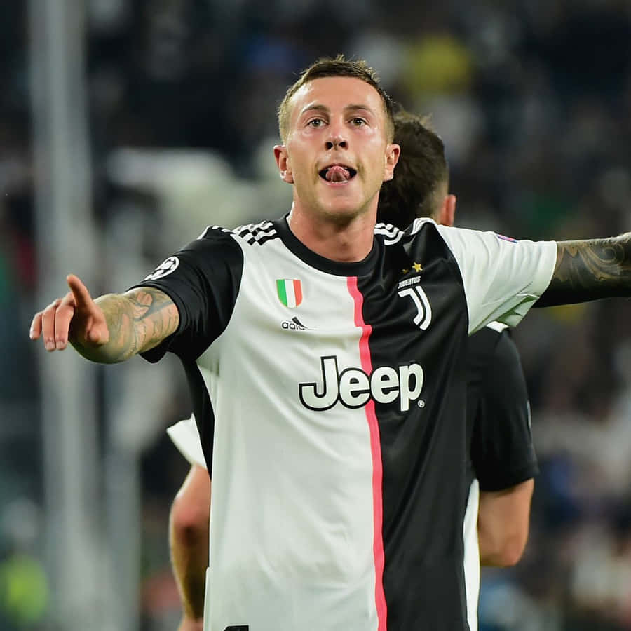 Federico Bernardeschi Juventus Winger And Midfielder Wallpaper