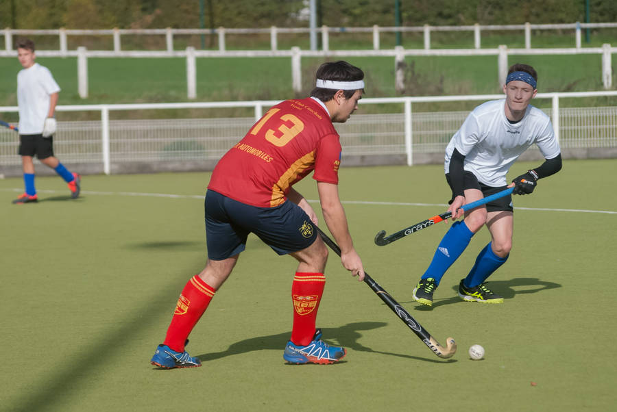 Field Hockey Dribble Move Wallpaper