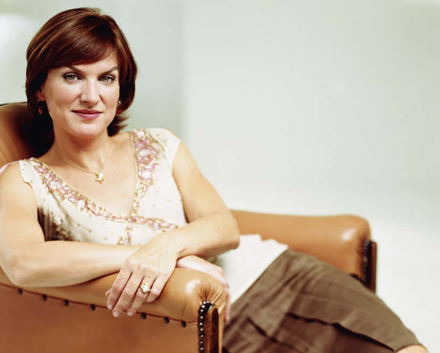 Fiona Bruce Hosting An Event Wallpaper
