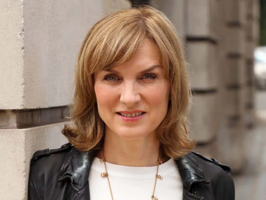 Fiona Bruce Striking A Pose Wallpaper