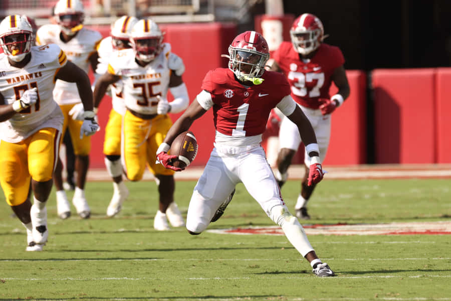 Football Player Action Run Gameplay Wallpaper