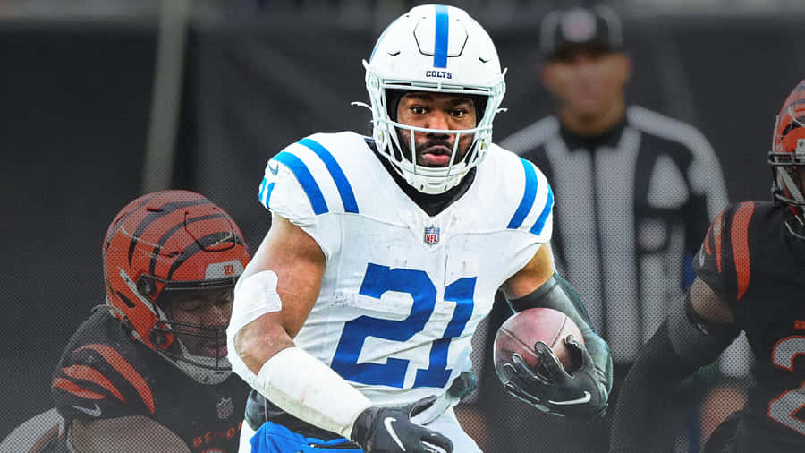 Football Player Action Run21 Wallpaper