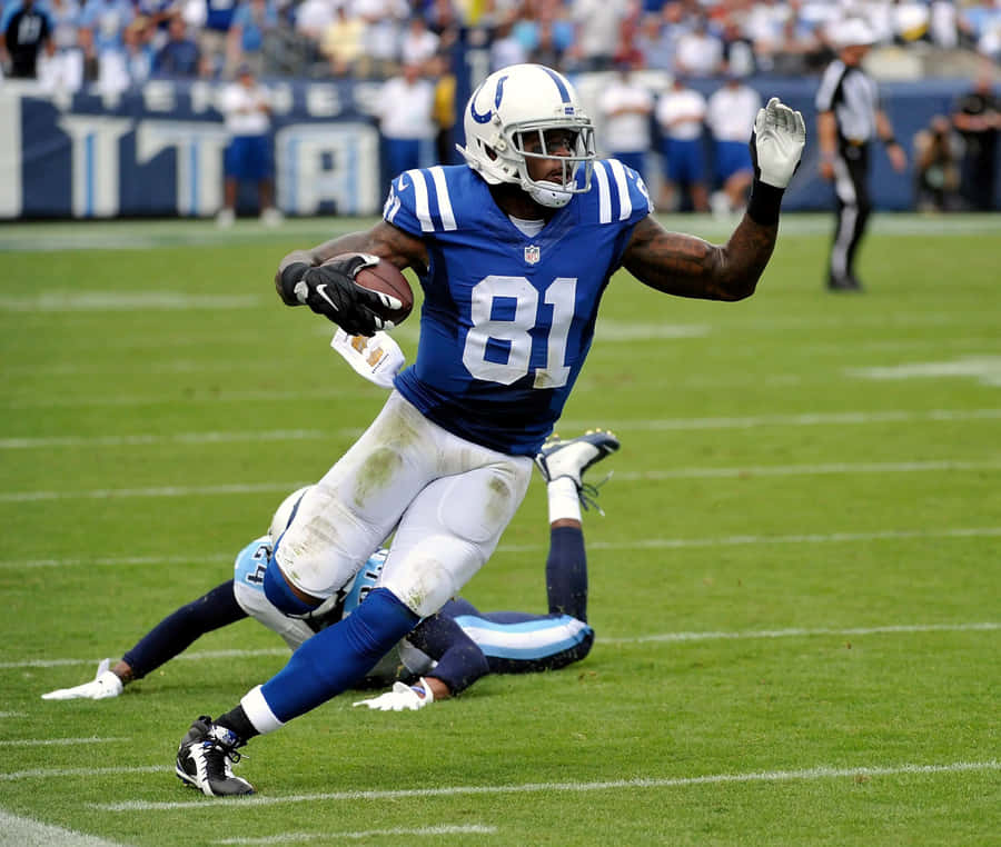 Football Player Action Run81 Wallpaper