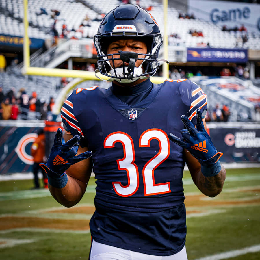 Football Player Number32 On Field Wallpaper