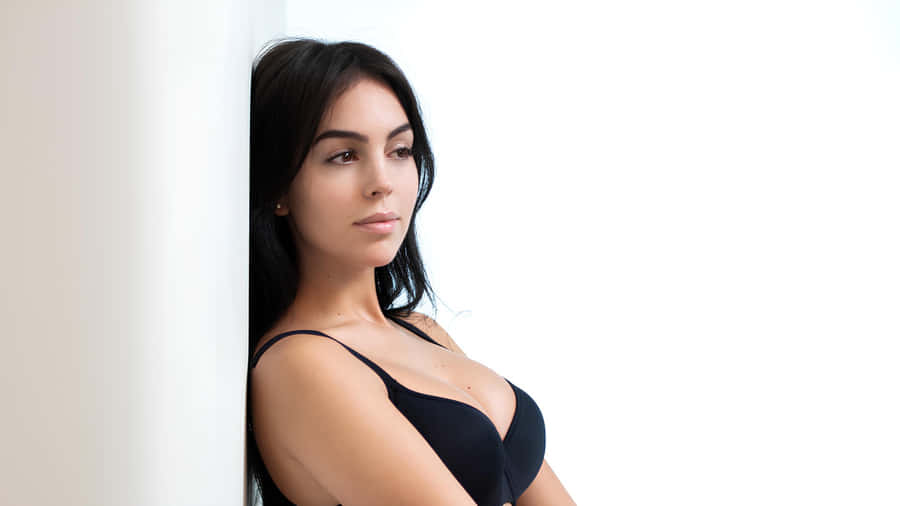 Georgina Rodríguez Casual Look Wallpaper
