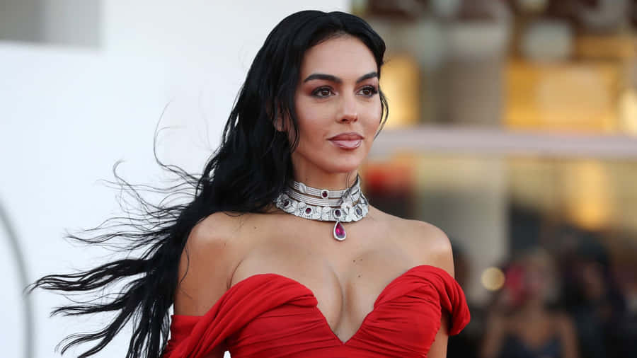 Georgina Rodríguez Red Carpet Look Wallpaper