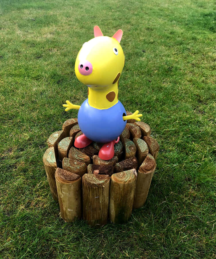 Gerald Giraffe Toy Outdoors Wallpaper