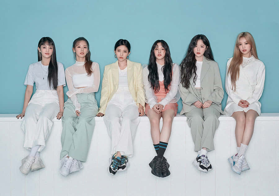 Gidle_ Group_ Photo_ Pastel_ Background Wallpaper