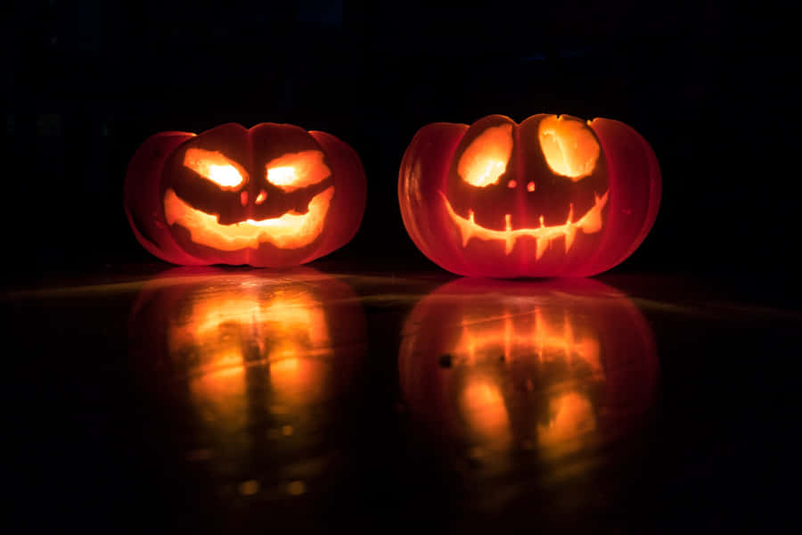 Glowing Halloween Jacko Lanterns Wallpaper