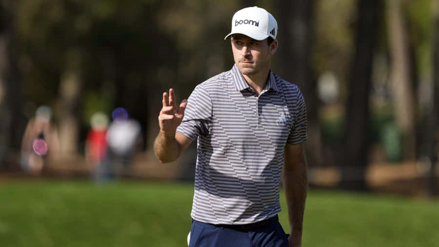 Golfer Acknowledging Crowdat Players Championship Wallpaper