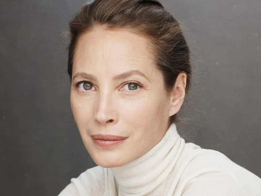 Graceful Elegance - Christy Turlington Wallpaper