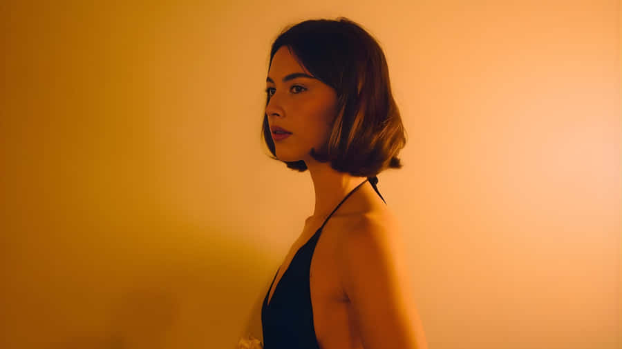 Gracie Abrams Profile Shot Wallpaper