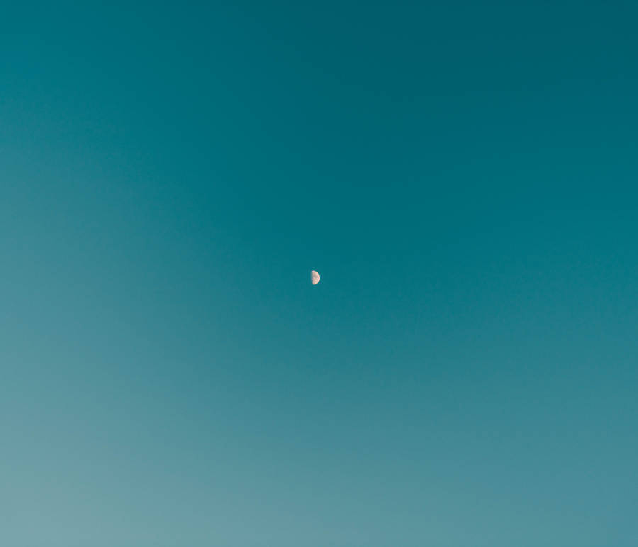 Gradient Teal Sky Wallpaper