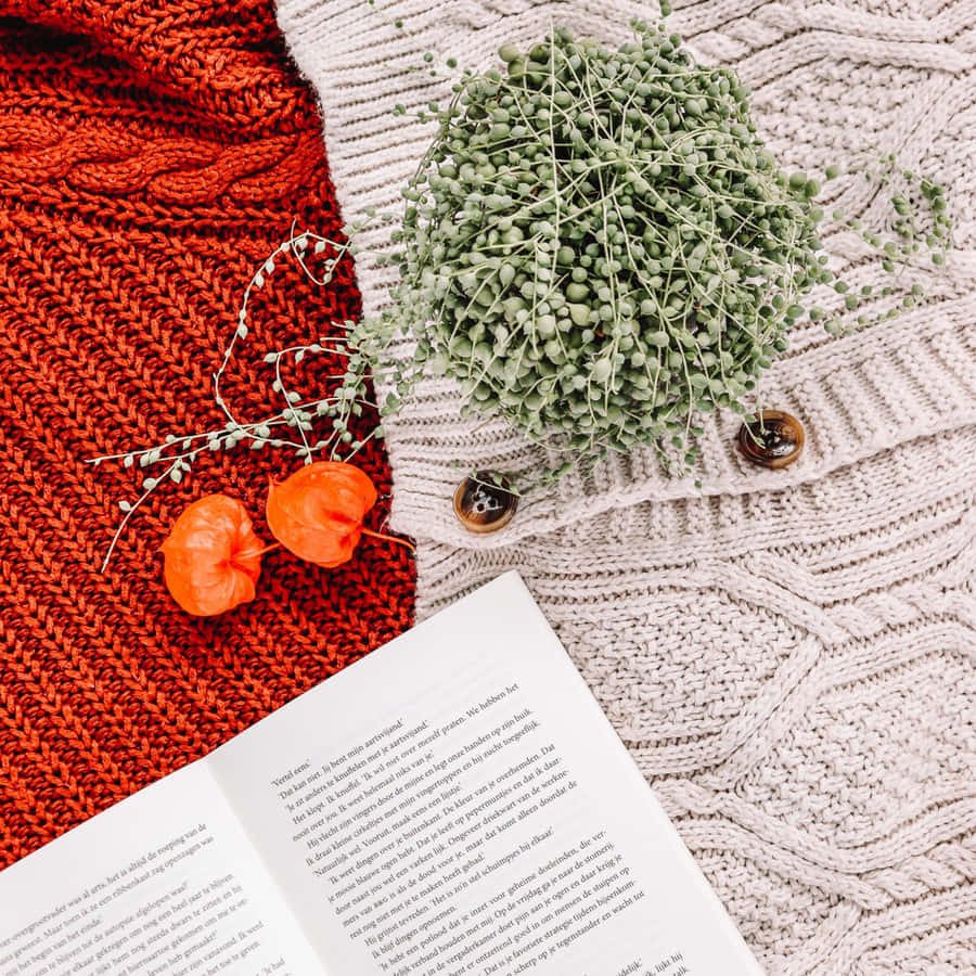 Gregarious Knitted Cloth Wallpaper