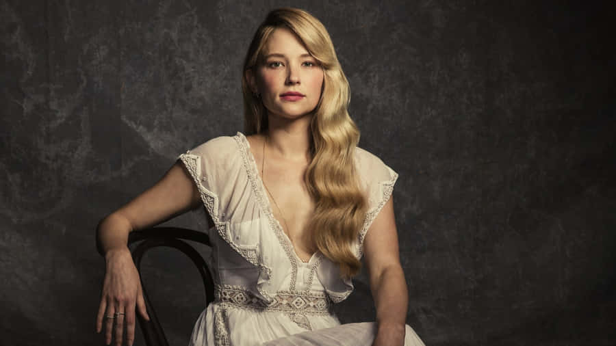 Haley Bennett Elegant Portrait Wallpaper