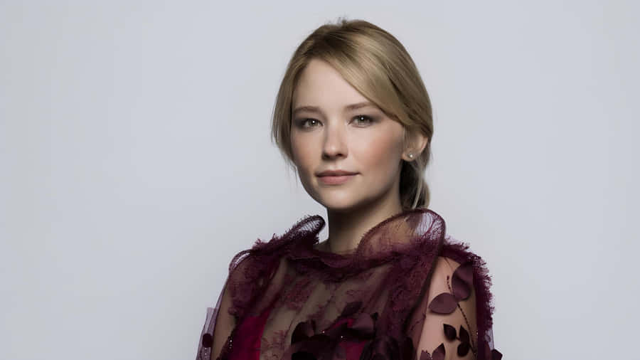 Haley Bennett Elegant Portrait Wallpaper
