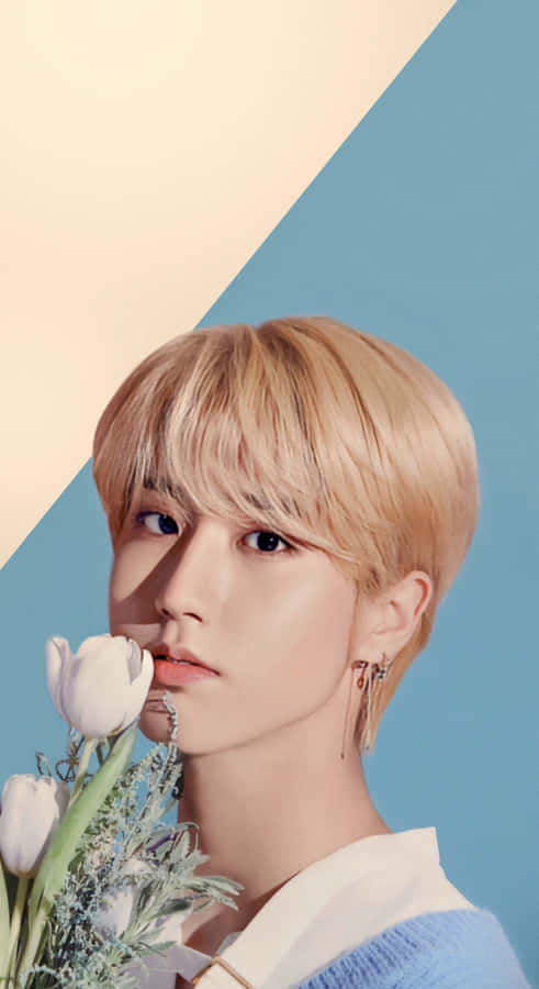 Han Stray Kids Blonde Portrait Wallpaper