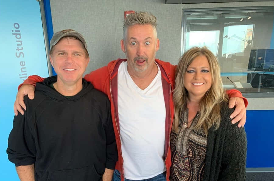 Harland Williamswith Friendsat Radio Studio Wallpaper