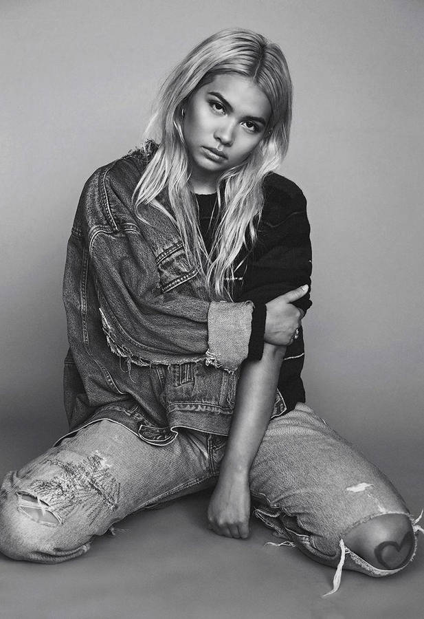 Hayley Kiyoko Heart Tattoo Wallpaper