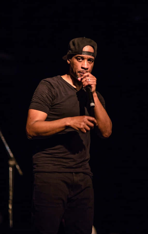 Hip Hop_ Artist_ Performance_ Microphone.jpg Wallpaper