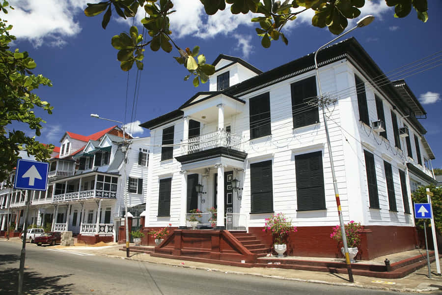 Historic Hoekhuis Building At Waterkant Street In Paramaribo Wallpaper