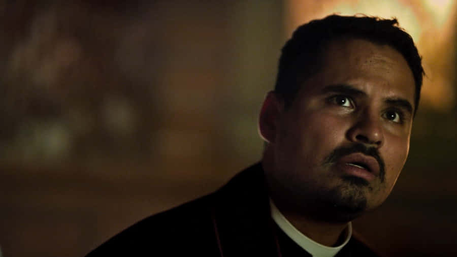 Hollywood Star Michael Peña Wallpaper