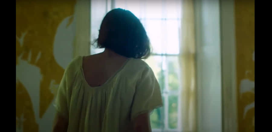 Hysterical Lady In A Room Wallpaper