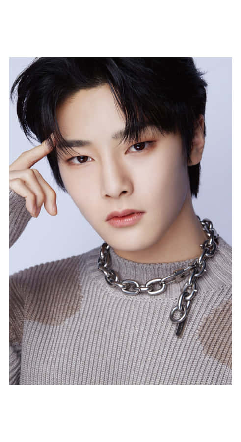 I N Stray Kids Close Up Wallpaper