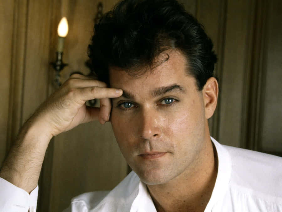 Iconic Actor Ray Liotta Wallpaper