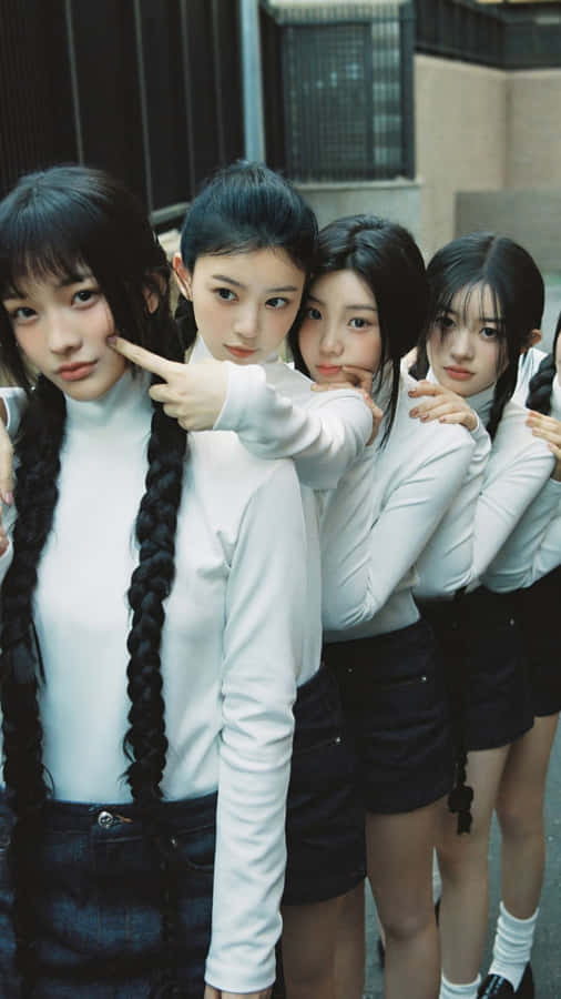 Illit Girl Group Style Wallpaper