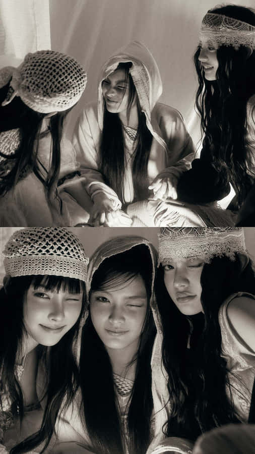 Illit Group Portrait Wallpaper