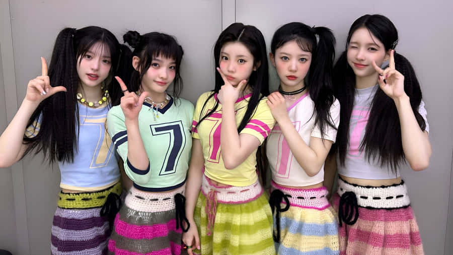 Illit Kpop Group Style Wallpaper