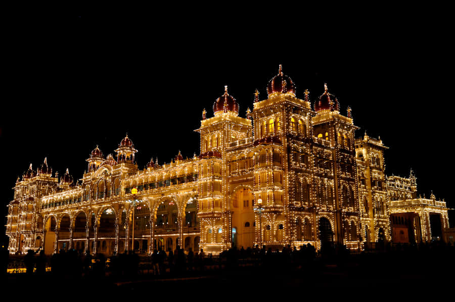 Illuminated Palaceat Night Wallpaper