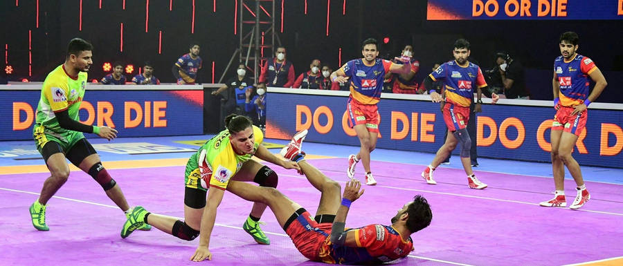Intense Kabaddi Tackle Wallpaper
