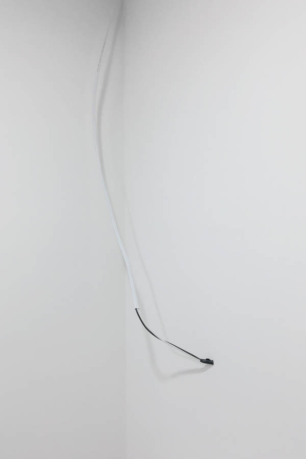 Invigorating Mountain Sunrise Over Lush Valley Wallpaper