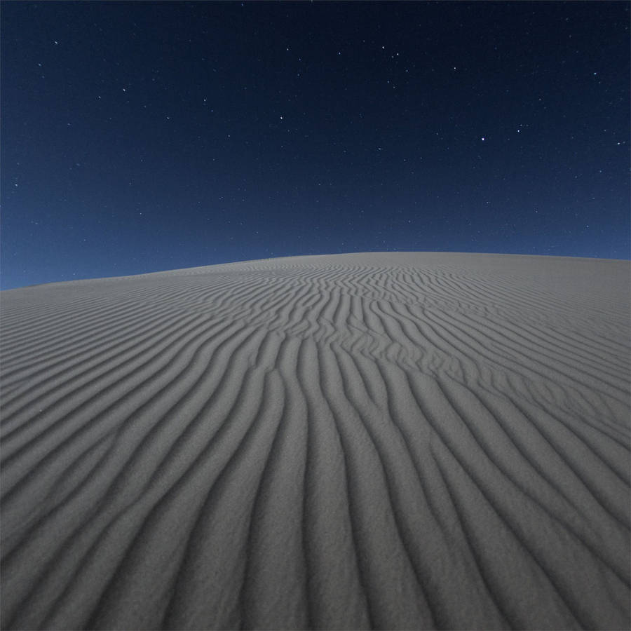Ipad Pro 12.9 Desert At Night Wallpaper
