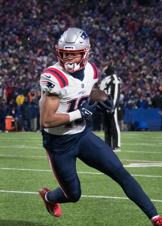 Jakobi Meyers In Game Action Wallpaper