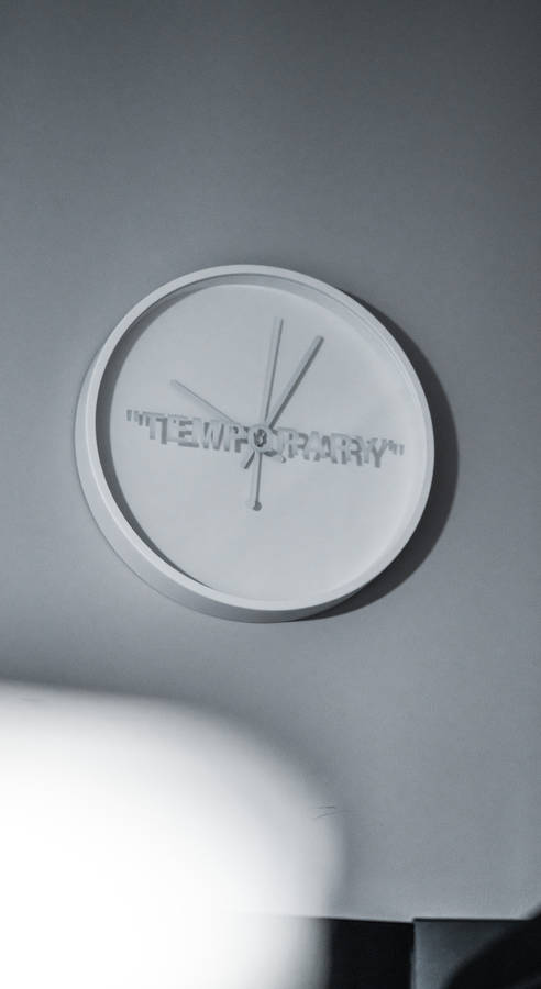 James Bond In No Time To Die, The Iconic British Agent In His Ready-to-action Pose Wallpaper