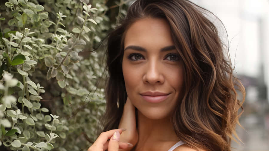 Jenna Johnson Portrait Outdoors Wallpaper