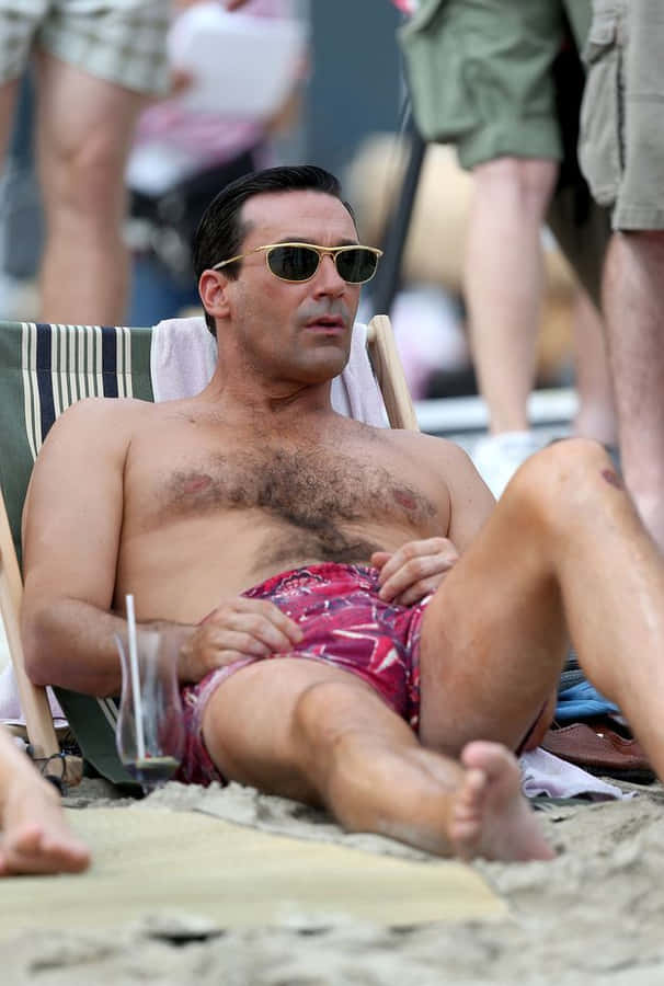 Jon Hamm On The Set Of Mad Men Wallpaper