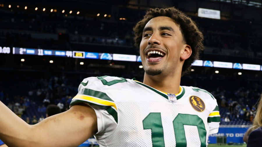 Jordan Love Green Bay Packers Smile Wallpaper