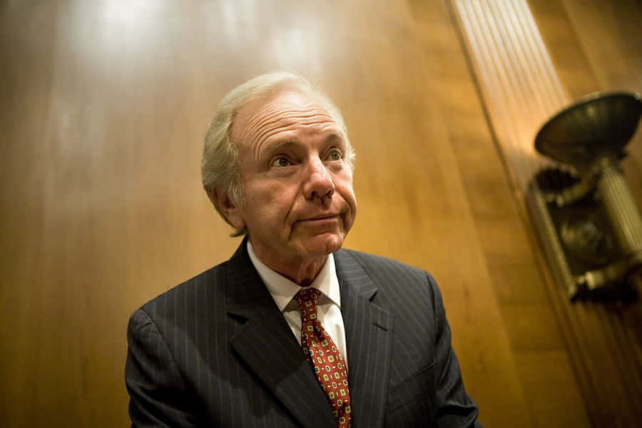 Joseph Lieberman Delivers A Speech Wallpaper