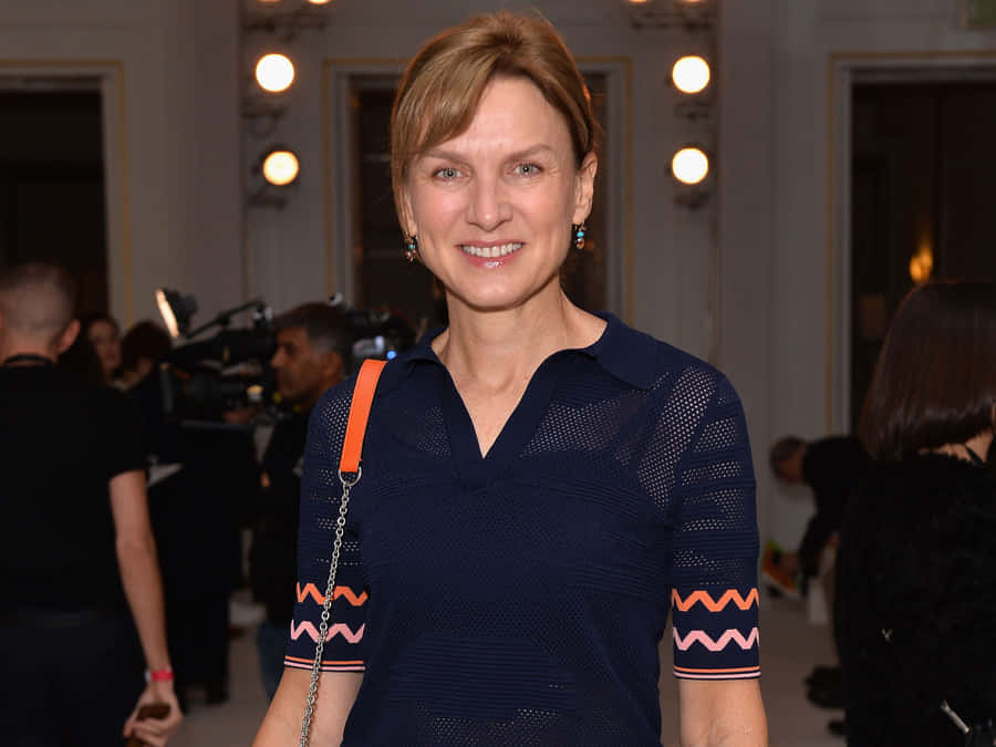 Journalist Fiona Bruce Posing For A Portrait Wallpaper