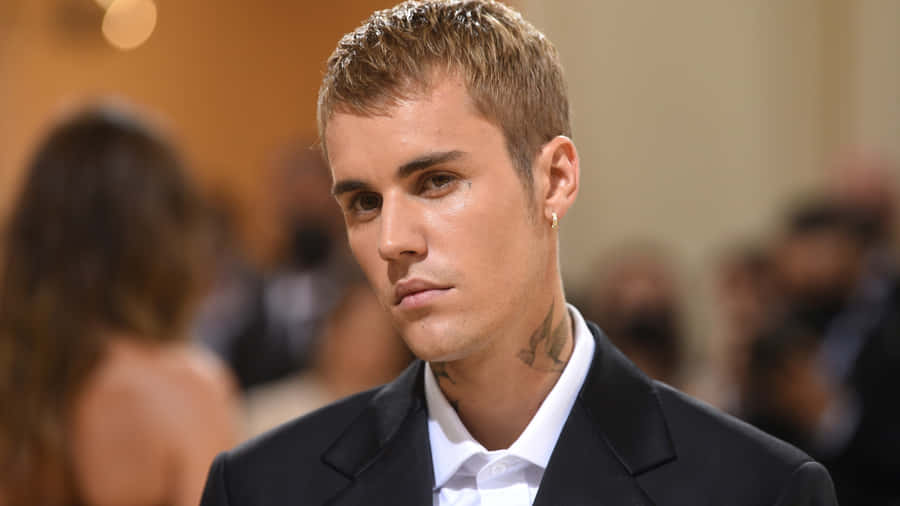 Justin Bieber Stuns In 2021 Wallpaper