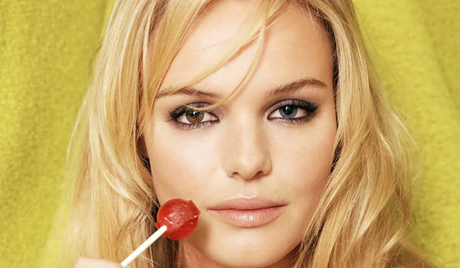 Kate Bosworth Radiates Elegance And Charm In A Stunning Portrait Wallpaper